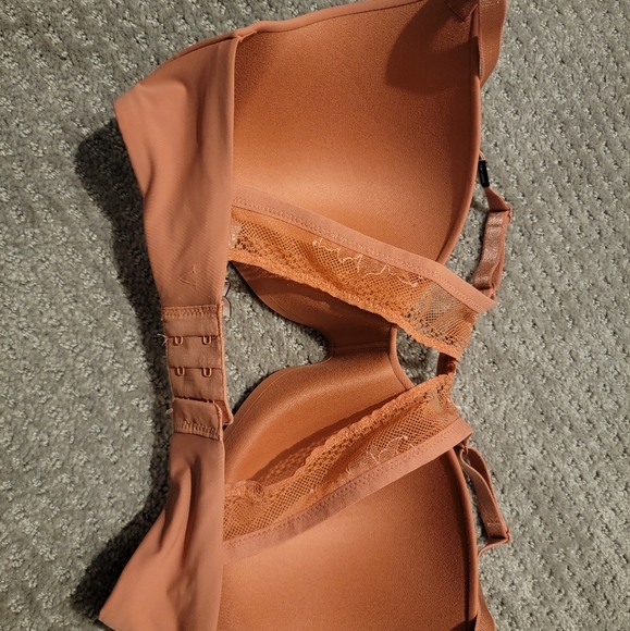 Victorias Secret Wireless Bra - Picture 3 of 3
